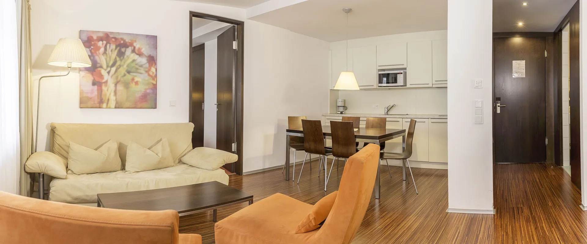 Gemütliches Wohn- und Esszimmer